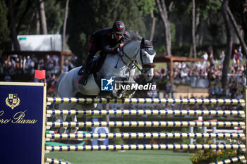 25/05/2024 - Rome, Italy 25.05.2024: Emanuele Gaudino (Italy) win CSIO 5 Six Bars LORO PIANA (262,3)- 1.60 m - 20000 Euro, at PIazza di Siena in Rome. - PIAZZA DI SIENA - 91° CSIO ROMA 2024 - INTERNAZIONALI - EQUITAZIONE