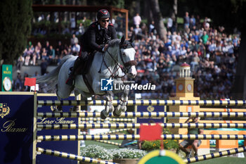 25/05/2024 - Rome, Italy 25.05.2024: Emanuele Gaudino (Italy) win CSIO 5 Six Bars LORO PIANA (262,3)- 1.60 m - 20000 Euro, at PIazza di Siena in Rome. - PIAZZA DI SIENA - 91° CSIO ROMA 2024 - INTERNAZIONALI - EQUITAZIONE