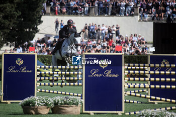 25/05/2024 - Rome, Italy 25.05.2024: Emanuele Gaudino (Italy) win CSIO 5 Six Bars LORO PIANA (262,3)- 1.60 m - 20000 Euro, at PIazza di Siena in Rome. - PIAZZA DI SIENA - 91° CSIO ROMA 2024 - INTERNAZIONALI - EQUITAZIONE