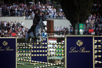 25/05/2024 - Rome, Italy 25.05.2024: Emanuele Gaudino (Italy) win CSIO 5 Six Bars LORO PIANA (262,3)- 1.60 m - 20000 Euro, at PIazza di Siena in Rome. - PIAZZA DI SIENA - 91° CSIO ROMA 2024 - INTERNAZIONALI - EQUITAZIONE