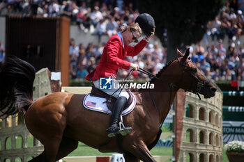 2024-05-26 - Rome, Italy 26.05.2024: Karl Cook (usa) rider Caracole de la Roque win CSIO5 GRAND PRIX TWO ROUND ROLEX at PIazza di Siena in Rome. Second place Max Kuhner (aut), third place Petronella Andersson (Swe). - PIAZZA DI SIENA - 91° CSIO ROMA 2024 - INTERNATIONALS - EQUESTRIAN