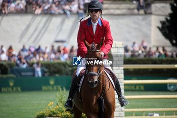 2024-05-26 - Rome, Italy 26.05.2024: Karl Cook (usa) rider Caracole de la Roque win CSIO5 GRAND PRIX TWO ROUND ROLEX at PIazza di Siena in Rome. Second place Max Kuhner (aut), third place Petronella Andersson (Swe). - PIAZZA DI SIENA - 91° CSIO ROMA 2024 - INTERNATIONALS - EQUESTRIAN