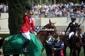 2024-05-26 - Rome, Italy 26.05.2024: Karl Cook (usa) rider Caracole de la Roque win CSIO5 GRAND PRIX TWO ROUND ROLEX at PIazza di Siena in Rome. Second place Max Kuhner (aut), third place Petronella Andersson (Swe). - PIAZZA DI SIENA - 91° CSIO ROMA 2024 - INTERNATIONALS - EQUESTRIAN