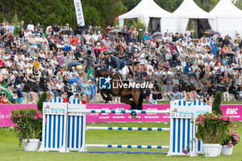 20/07/2024 - Steve Guerdat and DYNAMIX DE BELHEME during the Jumping International de Dinard 2024, CSI 5 Equestrian event on 20 July 2024 at Centre Equestre du Val Porée in Dinard, France - EQUESTRIAN - JUMPING INTERNATIONAL DE DINARD 2024 - INTERNAZIONALI - EQUITAZIONE