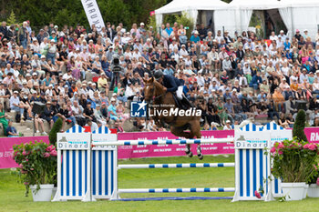 20/07/2024 - BALLERINE DU VILPION and Roger Yves BOST during the Jumping International de Dinard 2024, CSI 5 Equestrian event on 20 July 2024 at Centre Equestre du Val Porée in Dinard, France - EQUESTRIAN - JUMPING INTERNATIONAL DE DINARD 2024 - INTERNAZIONALI - EQUITAZIONE