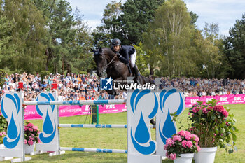 2024-07-21 - Eic Cooley Jump The Q – Max kühner - World Rk.#3, CSI grand Prix Rolex de la ville de Dinard, during the Jumping International de Dinard 2024, CSI 5 Equestrian event on 21 July 2024 at Centre Equestre du Val Porée in Dinard, France - EQUESTRIAN - JUMPING INTERNATIONAL DE DINARD 2024 - INTERNATIONALS - EQUESTRIAN