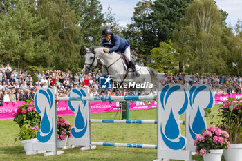 2024-07-21 - Romeo - Federico Fernandez - World Rk.#274, CSI grand Prix Rolex de la ville de Dinard, during the Jumping International de Dinard 2024, CSI 5 Equestrian event on 21 July 2024 at Centre Equestre du Val Porée in Dinard, France - EQUESTRIAN - JUMPING INTERNATIONAL DE DINARD 2024 - INTERNATIONALS - EQUESTRIAN