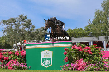 2024-07-21 - Conner Jei - Martin Fuchs - World Rk.#8, CSI grand Prix Rolex de la ville de Dinard, during the Jumping International de Dinard 2024, CSI 5 Equestrian event on 21 July 2024 at Centre Equestre du Val Porée in Dinard, France - EQUESTRIAN - JUMPING INTERNATIONAL DE DINARD 2024 - INTERNATIONALS - EQUESTRIAN