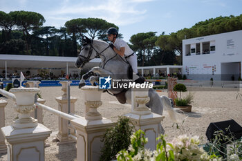 2024-09-01 - Kyle Timm on Casino Calvin, Eleventh place, during the first round of the Longines Global Champions Tour - HORSE RIDING LONGINES GLOBAL CHAMPIONS TOUR ROME 2024 - INTERNATIONALS - EQUESTRIAN