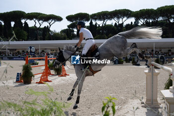 2024-09-01 - Jane Richard on Molly Mallone Z, tenth place, during the first round of the Longines Global Champions Tour - HORSE RIDING LONGINES GLOBAL CHAMPIONS TOUR ROME 2024 - INTERNATIONALS - EQUESTRIAN