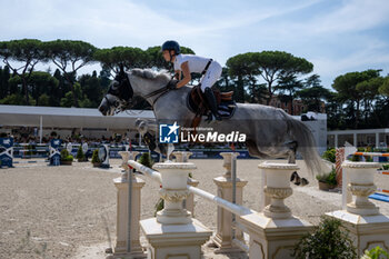 2024-09-01 - Jane Richard on Molly Mallone Z, tenth place, during the first round of the Longines Global Champions Tour - HORSE RIDING LONGINES GLOBAL CHAMPIONS TOUR ROME 2024 - INTERNATIONALS - EQUESTRIAN