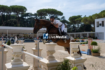 2024-09-01 - Christian Kukuk on Just Be Gentle, fourth place, during the first round of the Longines Global Champions Tour - HORSE RIDING LONGINES GLOBAL CHAMPIONS TOUR ROME 2024 - INTERNATIONALS - EQUESTRIAN