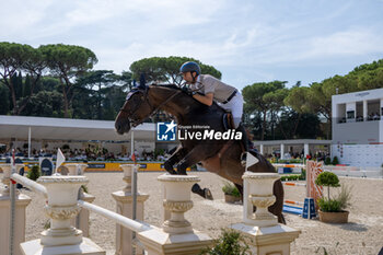 2024-09-01 - Piergiorgio Bucci on Hantano, sixth place, during the first round of the Longines Global Champions Tour - HORSE RIDING LONGINES GLOBAL CHAMPIONS TOUR ROME 2024 - INTERNATIONALS - EQUESTRIAN