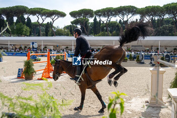 2024-09-01 - Emanuele Gaudiano on Nikolaj de Music, eighth place, during the first round of the Longines Global Champions Tour - HORSE RIDING LONGINES GLOBAL CHAMPIONS TOUR ROME 2024 - INTERNATIONALS - EQUESTRIAN