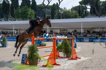 2024-09-01 - Emanuele Gaudiano on Nikolaj de Music, eighth place, during the first round of the Longines Global Champions Tour - HORSE RIDING LONGINES GLOBAL CHAMPIONS TOUR ROME 2024 - INTERNATIONALS - EQUESTRIAN