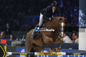 09/11/2024 - Kevin Staut riding Vida Loca Z in action during International Winning Round CSI5*- W Trophy n.5 presented by Crivelli at Jumping Verona, Pala Fimauto on November 9, 2024, Verona, Italy. - CSI5*- W PREMIO N.5 PRESENTED BY CRIVELLI WINNING ROUND CATEGORY - INTERNAZIONALI - EQUITAZIONE