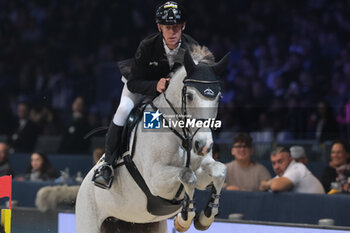 09/11/2024 - Marcus Ehning riding Flower Girl in action during International Winning Round CSI5*- W Trophy n.5 presented by Crivelli at Jumping Verona, Pala Fimauto on November 9, 2024, Verona, Italy. - CSI5*- W PREMIO N.5 PRESENTED BY CRIVELLI WINNING ROUND CATEGORY - INTERNAZIONALI - EQUITAZIONE