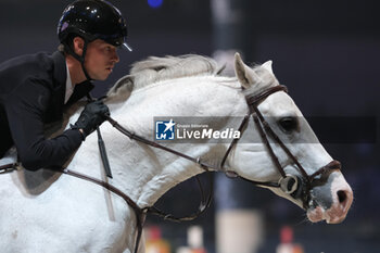 09/11/2024 - Kevin Jochems riding Casillas Van De Helle in action during International Winning Round CSI5*- W Trophy n.5 presented by Crivelli at Jumping Verona, Pala Fimauto on November 9, 2024, Verona, Italy. - CSI5*- W PREMIO N.5 PRESENTED BY CRIVELLI WINNING ROUND CATEGORY - INTERNAZIONALI - EQUITAZIONE