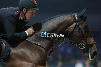 09/11/2024 - Emanuele Gaudiano riding Nikolaj De Music in action during International Winning Round CSI5*- W Trophy n.5 presented by Crivelli at Jumping Verona, Pala Fimauto on November 9, 2024, Verona, Italy. - CSI5*- W PREMIO N.5 PRESENTED BY CRIVELLI WINNING ROUND CATEGORY - INTERNAZIONALI - EQUITAZIONE