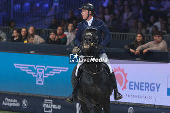 09/11/2024 - Mario Stevens riding Cornet de Semilly in action during International Winning Round CSI5*- W Trophy n.5 presented by Crivelli at Jumping Verona, Pala Fimauto on November 9, 2024, Verona, Italy. - CSI5*- W PREMIO N.5 PRESENTED BY CRIVELLI WINNING ROUND CATEGORY - INTERNAZIONALI - EQUITAZIONE