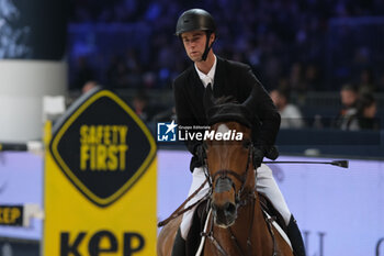 09/11/2024 - Gilles Thomas riding Luna van het Dennehof in action during International Winning Round CSI5*- W Trophy n.5 presented by Crivelli at Jumping Verona, Pala Fimauto on November 9, 2024, Verona, Italy. - CSI5*- W PREMIO N.5 PRESENTED BY CRIVELLI WINNING ROUND CATEGORY - INTERNAZIONALI - EQUITAZIONE