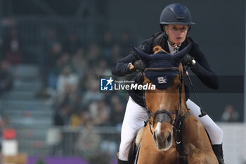 09/11/2024 - Petronella Andersson riding Castres van de Begijnakker Z in action during International Winning Round CSI5*- W Trophy n.5 presented by Crivelli at Jumping Verona, Pala Fimauto on November 9, 2024, Verona, Italy. - CSI5*- W PREMIO N.5 PRESENTED BY CRIVELLI WINNING ROUND CATEGORY - INTERNAZIONALI - EQUITAZIONE