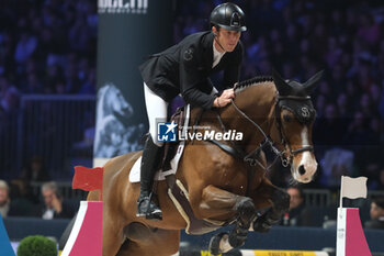 09/11/2024 - Scott Brash riding Hello Jefferson in action during International Winning Round CSI5*- W Trophy n.5 presented by Crivelli at Jumping Verona, Pala Fimauto on November 9, 2024, Verona, Italy. - CSI5*- W PREMIO N.5 PRESENTED BY CRIVELLI WINNING ROUND CATEGORY - INTERNAZIONALI - EQUITAZIONE