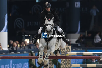 09/11/2024 - Jerome Guery riding Great Britain V in action during International Winning Round CSI5*- W Trophy n.5 presented by Crivelli at Jumping Verona, Pala Fimauto on November 9, 2024, Verona, Italy. - CSI5*- W PREMIO N.5 PRESENTED BY CRIVELLI WINNING ROUND CATEGORY - INTERNAZIONALI - EQUITAZIONE