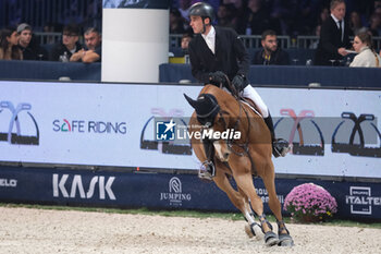 10/11/2024 - Mark McAuley riding Django Ste Hermelle in action during CSI5*- W Longines FEI Jumping World Cup 2024 Gran Prix presented by KASK, at Pala Fimauto on November 10, 2024, Verona, Italy. - CSI5*-W LONGINES FEI WORLD CUP™ PRESENTED BY KASK GRAN PRIX - INTERNAZIONALI - EQUITAZIONE