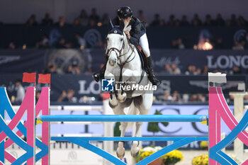 10/11/2024 - Peder Fredricson riding Catch me Not S in action during CSI5*- W Longines FEI Jumping World Cup 2024 Gran Prix presented by KASK, at Pala Fimauto on November 10, 2024, Verona, Italy. - CSI5*-W LONGINES FEI WORLD CUP™ PRESENTED BY KASK GRAN PRIX - INTERNAZIONALI - EQUITAZIONE