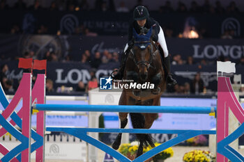 10/11/2024 - Jeanne Sadran riding Dexter de Kerglenn in action during CSI5*- W Longines FEI Jumping World Cup 2024 Gran Prix presented by KASK, at Pala Fimauto on November 10, 2024, Verona, Italy. - CSI5*-W LONGINES FEI WORLD CUP™ PRESENTED BY KASK GRAN PRIX - INTERNAZIONALI - EQUITAZIONE