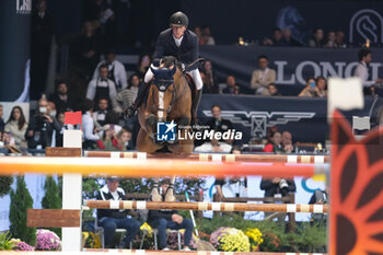 10/11/2024 - Ben Maher riding Point Break in action during CSI5*- W Longines FEI Jumping World Cup 2024 Gran Prix presented by KASK, at Pala Fimauto on November 10, 2024, Verona, Italy. - CSI5*-W LONGINES FEI WORLD CUP™ PRESENTED BY KASK GRAN PRIX - INTERNAZIONALI - EQUITAZIONE