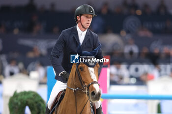 10/11/2024 - Ben Maher riding Point Break in action during CSI5*- W Longines FEI Jumping World Cup 2024 Gran Prix presented by KASK, at Pala Fimauto on November 10, 2024, Verona, Italy. - CSI5*-W LONGINES FEI WORLD CUP™ PRESENTED BY KASK GRAN PRIX - INTERNAZIONALI - EQUITAZIONE