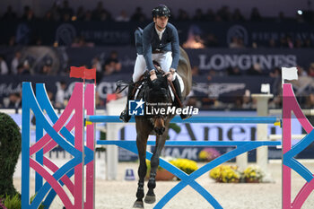 10/11/2024 - Steve Guerdat riding Venard de Cerisy in action during CSI5*- W Longines FEI Jumping World Cup 2024 Gran Prix presented by KASK, at Pala Fimauto on November 10, 2024, Verona, Italy. - CSI5*-W LONGINES FEI WORLD CUP™ PRESENTED BY KASK GRAN PRIX - INTERNAZIONALI - EQUITAZIONE