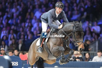 10/11/2024 - Steve Guerdat riding Venard de Cerisy in action during CSI5*- W Longines FEI Jumping World Cup 2024 Gran Prix presented by KASK, at Pala Fimauto on November 10, 2024, Verona, Italy. - CSI5*-W LONGINES FEI WORLD CUP™ PRESENTED BY KASK GRAN PRIX - INTERNAZIONALI - EQUITAZIONE