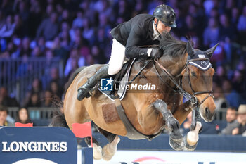 10/11/2024 - Paolo Paini riding Casal Dorato in action during CSI5*- W Longines FEI Jumping World Cup 2024 Gran Prix presented by KASK, at Pala Fimauto on November 10, 2024, Verona, Italy. - CSI5*-W LONGINES FEI WORLD CUP™ PRESENTED BY KASK GRAN PRIX - INTERNAZIONALI - EQUITAZIONE