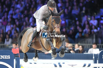 10/11/2024 - Andreas Schou riding Napoli vh Nederassenthof in action during CSI5*- W Longines FEI Jumping World Cup 2024 Gran Prix presented by KASK, at Pala Fimauto on November 10, 2024, Verona, Italy. - CSI5*-W LONGINES FEI WORLD CUP™ PRESENTED BY KASK GRAN PRIX - INTERNAZIONALI - EQUITAZIONE