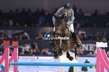 10/11/2024 - Andreas Schou riding Napoli vh Nederassenthof in action during CSI5*- W Longines FEI Jumping World Cup 2024 Gran Prix presented by KASK, at Pala Fimauto on November 10, 2024, Verona, Italy. - CSI5*-W LONGINES FEI WORLD CUP™ PRESENTED BY KASK GRAN PRIX - INTERNAZIONALI - EQUITAZIONE