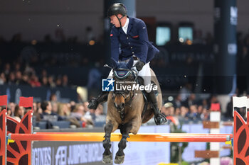 10/11/2024 - Mario Stevens riding Starissa FRH in action during CSI5*- W Longines FEI Jumping World Cup 2024 Gran Prix presented by KASK, at Pala Fimauto on November 10, 2024, Verona, Italy. - CSI5*-W LONGINES FEI WORLD CUP™ PRESENTED BY KASK GRAN PRIX - INTERNAZIONALI - EQUITAZIONE