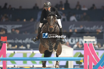 10/11/2024 - Michael Duffy riding Calypso de Beaufour in action during CSI5*- W Longines FEI Jumping World Cup 2024 Gran Prix presented by KASK, at Pala Fimauto on November 10, 2024, Verona, Italy. - CSI5*-W LONGINES FEI WORLD CUP™ PRESENTED BY KASK GRAN PRIX - INTERNAZIONALI - EQUITAZIONE