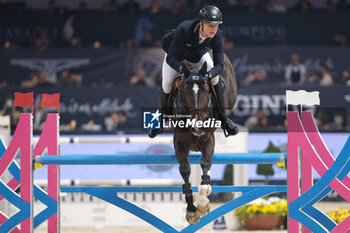 10/11/2024 - Max Kuhner riding EIC Julius Caesar in action during CSI5*- W Longines FEI Jumping World Cup 2024 Gran Prix presented by KASK, at Pala Fimauto on November 10, 2024, Verona, Italy. - CSI5*-W LONGINES FEI WORLD CUP™ PRESENTED BY KASK GRAN PRIX - INTERNAZIONALI - EQUITAZIONE