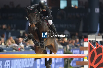 10/11/2024 - Alain Jufer riding Dante MM in action during CSI5*- W Longines FEI Jumping World Cup 2024 Gran Prix presented by KASK, at Pala Fimauto on November 10, 2024, Verona, Italy. - CSI5*-W LONGINES FEI WORLD CUP™ PRESENTED BY KASK GRAN PRIX - INTERNAZIONALI - EQUITAZIONE