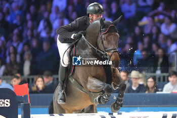 10/11/2024 - Alain Jufer riding Dante MM in action during CSI5*- W Longines FEI Jumping World Cup 2024 Gran Prix presented by KASK, at Pala Fimauto on November 10, 2024, Verona, Italy. - CSI5*-W LONGINES FEI WORLD CUP™ PRESENTED BY KASK GRAN PRIX - INTERNAZIONALI - EQUITAZIONE