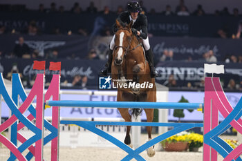 10/11/2024 - Kevin Staut riding Beau de Laubry Z in action during CSI5*- W Longines FEI Jumping World Cup 2024 Gran Prix presented by KASK, at Pala Fimauto on November 10, 2024, Verona, Italy. - CSI5*-W LONGINES FEI WORLD CUP™ PRESENTED BY KASK GRAN PRIX - INTERNAZIONALI - EQUITAZIONE