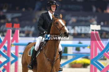 10/11/2024 - Kevin Staut riding Beau de Laubry Z in action during CSI5*- W Longines FEI Jumping World Cup 2024 Gran Prix presented by KASK, at Pala Fimauto on November 10, 2024, Verona, Italy. - CSI5*-W LONGINES FEI WORLD CUP™ PRESENTED BY KASK GRAN PRIX - INTERNAZIONALI - EQUITAZIONE