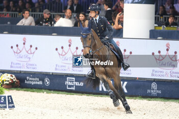 10/11/2024 - Giulia Martinengo Marquet riding Delta del Isle in action during CSI5*- W Longines FEI Jumping World Cup 2024 Gran Prix presented by KASK, at Pala Fimauto on November 10, 2024, Verona, Italy. - CSI5*-W LONGINES FEI WORLD CUP™ PRESENTED BY KASK GRAN PRIX - INTERNAZIONALI - EQUITAZIONE