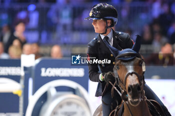 10/11/2024 - Giulia Martinengo Marquet riding Delta del Isle in action during CSI5*- W Longines FEI Jumping World Cup 2024 Gran Prix presented by KASK, at Pala Fimauto on November 10, 2024, Verona, Italy. - CSI5*-W LONGINES FEI WORLD CUP™ PRESENTED BY KASK GRAN PRIX - INTERNAZIONALI - EQUITAZIONE