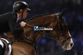 10/11/2024 - Scott Brash riding Hello Jefferson in action during CSI5*- W Longines FEI Jumping World Cup 2024 Gran Prix presented by KASK, at Pala Fimauto on November 10, 2024, Verona, Italy. - CSI5*-W LONGINES FEI WORLD CUP™ PRESENTED BY KASK GRAN PRIX - INTERNAZIONALI - EQUITAZIONE