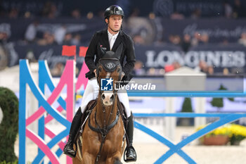 10/11/2024 - Scott Brash riding Hello Jefferson in action during CSI5*- W Longines FEI Jumping World Cup 2024 Gran Prix presented by KASK, at Pala Fimauto on November 10, 2024, Verona, Italy. - CSI5*-W LONGINES FEI WORLD CUP™ PRESENTED BY KASK GRAN PRIX - INTERNAZIONALI - EQUITAZIONE