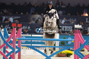 10/11/2024 - Geraldine Straumann riding Long John Silver 3 in action during CSI5*- W Longines FEI Jumping World Cup 2024 Gran Prix presented by KASK, at Pala Fimauto on November 10, 2024, Verona, Italy. - CSI5*-W LONGINES FEI WORLD CUP™ PRESENTED BY KASK GRAN PRIX - INTERNAZIONALI - EQUITAZIONE